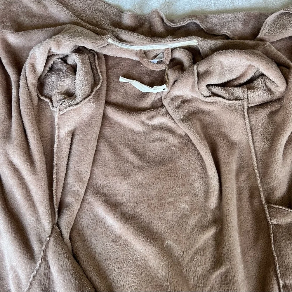 Daydream by Berkshire Home Cozy Robe Women Size S/M Tan Long Sleeves - Picture 9 of 10